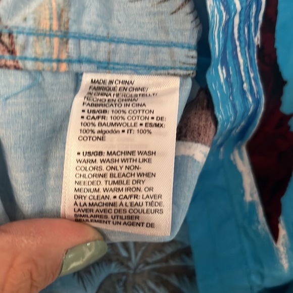 Men’s Short Sleeve Button Down - Picture 5 of 8